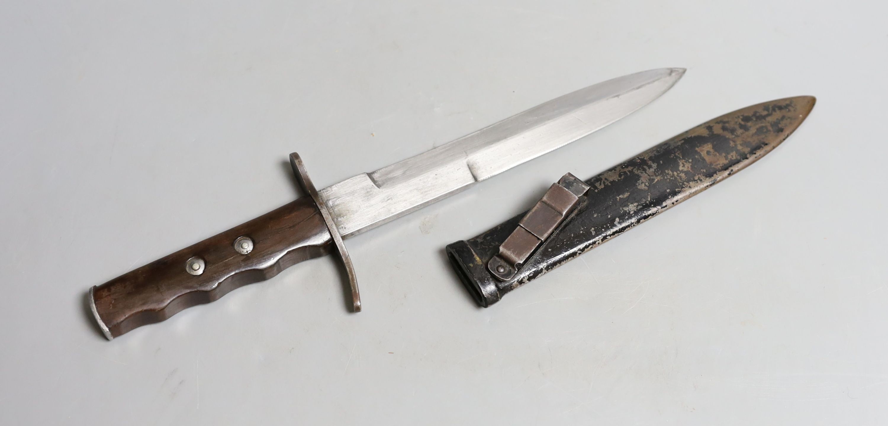 An original WWII German Army Officer's dagger, 33 cms long.